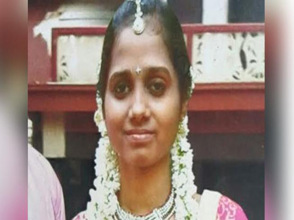 നെഹ്‌റു ഗ്രൂപ്പിനു കീഴിലുള്ള പി.കെ ദാസ് ആശുപത്രിയില്‍ ആത്മഹത്യ ചെയ്യാന്‍ ശ്രമിച്ച ജീവനക്കാരി മരിച്ചു