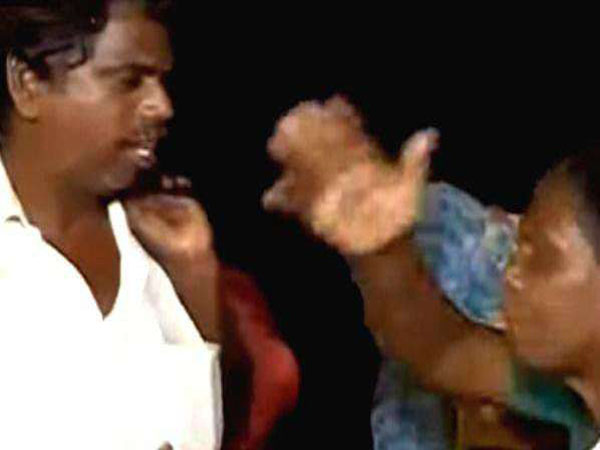 നിലയ്‌ക്കലിലെത്തിയ തമിഴ് യുവതിക്കും കുടുംബത്തിനും മര്‍ദ്ദനം, കാഴ്‌ചക്കാരായി പൊലീസ്