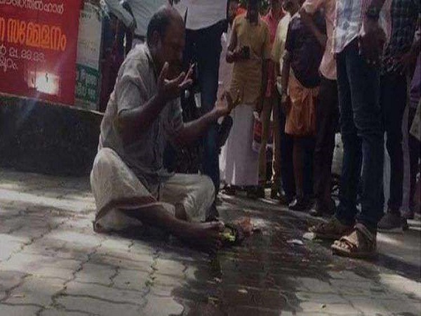 പാലക്കാട് സിവില്‍ സ്റ്റേഷന് മുന്നില്‍ യുവാവിന്റെ ആത്മഹത്യ ശ്രമം