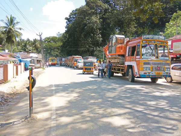 ഇതര സംസ്ഥാനങ്ങളില്‍ കുടുങ്ങിയ മലയാളികള്‍ കേരളത്തിലേക്ക് എത്തിത്തുടങ്ങി