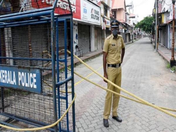 14 ജില്ലകളിലും നിരോധനാജ്ഞ;ഇന്ന് മുതല്‍ ആള്‍ക്കൂട്ടങ്ങള്‍ക്ക് നിരോധനം