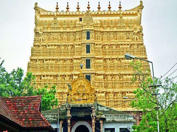 ശ്രീപത്മനാഭസ്വാമി ക്ഷേത്രത്തിലെ മുഖ്യപൂജാരി ഉൾപ്പെടെ 12 പേർക്ക് കോവിഡ്