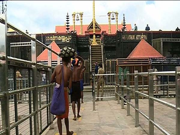 ശബരിമല സ്വര്‍ണക്കൊള്ള: ദ്വാരപാലക പാളികള്‍ ഇളക്കി പരിശോധിക്കാന്‍ അനുമതി