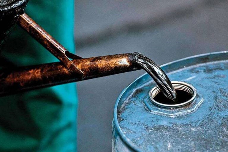 പശ്ചിമേഷ്യയിൽ താത്ക്കാലിക വെടിനിർത്തലിന് പിന്നാലെ ക്രൂഡ് ഓയിൽ വില താഴ്ന്നു