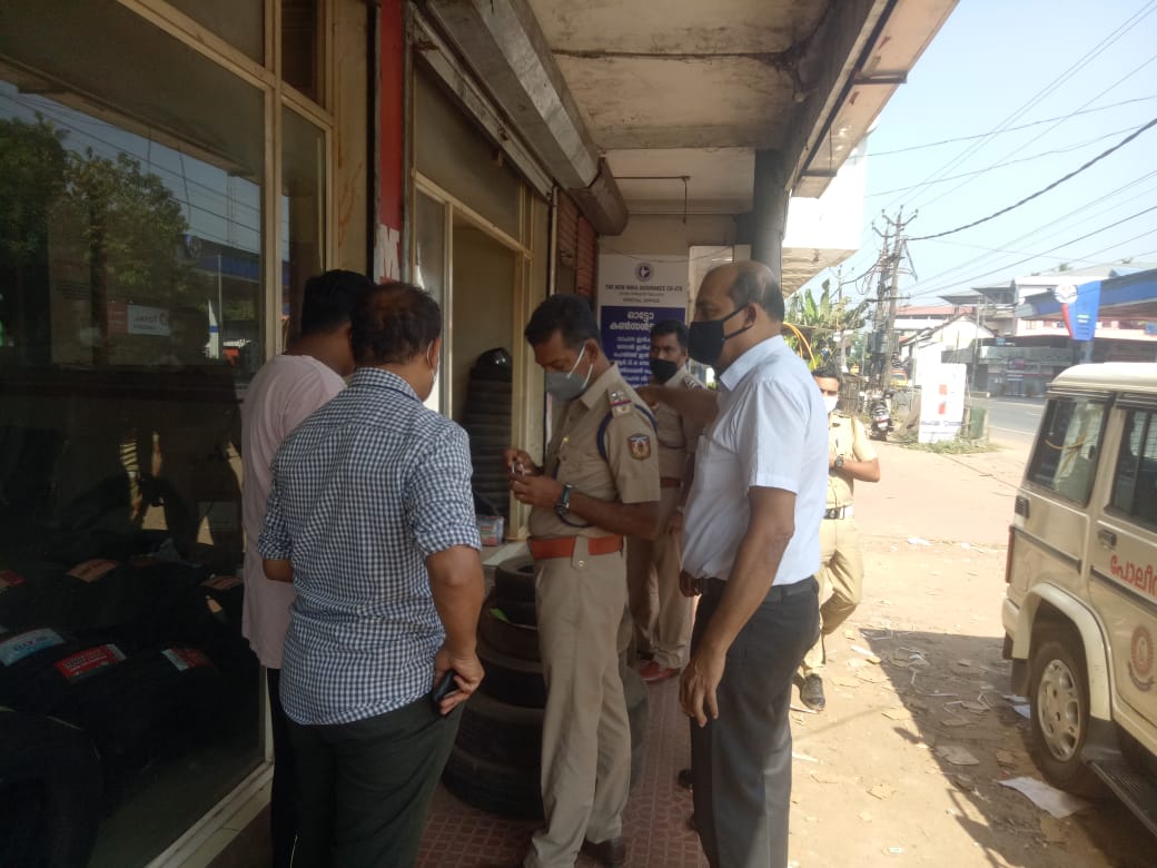 കൊയിലാണ്ടി നഗരത്തിലെ  കടകളിൽ മോഷണം .നൈറ്റ് പട്രോൾ ശക്തമാക്കണമെന്ന്  ആവശ്യം
