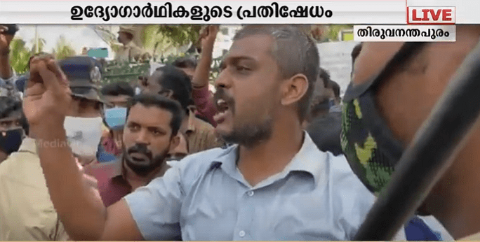”‌റാങ്ക് ലിസ്റ്റിൽ ഇടം നേടിയിട്ടും നിയമനമില്ല”; സെക്രട്ടറിയേറ്റിന് മുമ്പിൽ രണ്ട് ഉദ്യോഗാർഥികൾ ആത്മഹത്യക്ക് ശ്രമിച്ചു