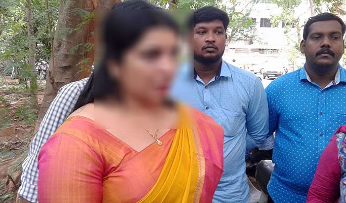 ‘സംഭവം നടക്കുമ്പോൾ ഉമ്മൻചാണ്ടി ക്ലിഫ് ഹൗസിലുണ്ടായിരുന്നു, പരാതിയിൽ ഉറച്ചു നിൽക്കുന്നു’; സോളാർ കേസിലെ പരാതിക്കാരി