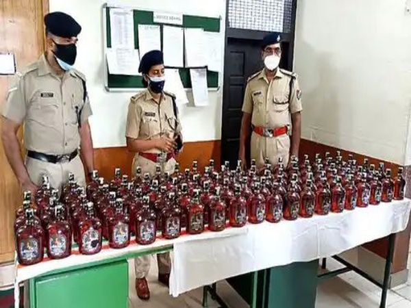 ട്രെയിനിൽ 98 കുപ്പി വിദേശമദ്യം പിടികൂടി