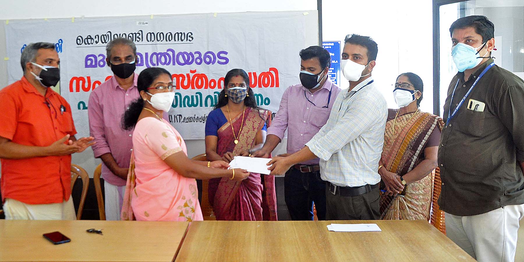 മുഖ്യമന്ത്രിയുടെ’സഹായഹസ്തം’ സബ്‌സിഡി വിതരണം ചെയ്തു