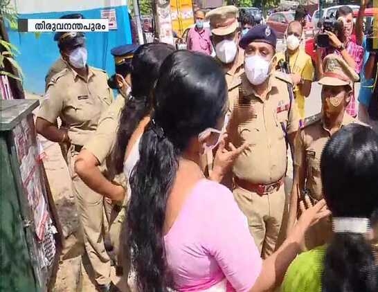 ജോസഫൈനെതിരെ മഹിളാ കോണ്‍ഗ്രസ് പ്രതിഷേധം