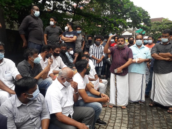 കോവിഡ് അടച്ച് പൂട്ടൽ; മിഠായിതെരുവിലെ വ്യാപാരികൾക്ക് കോടികളുടെ നഷ്ടം