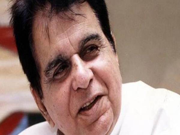 ബോളിവുഡ്  താരം ദിലീപ് കുമാര്‍ (98) അന്തരിച്ചു.