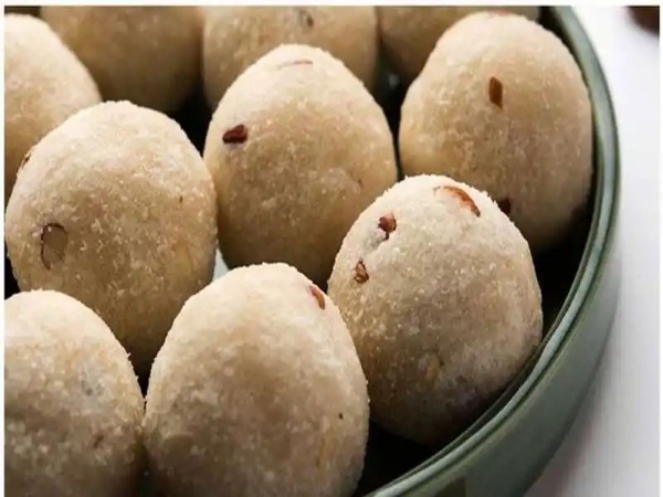 റവ ലഡ്ഡു തയ്യാറാക്കാം