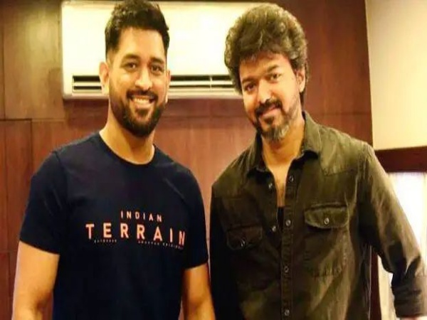 വിജയ് – ധോണി കൂടിക്കാഴ്ച ആഘോഷമാക്കി ആരാധകർ