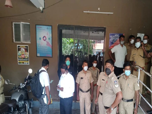 ‘വഞ്ചിയൂരിലെ അക്രമികളായ കറുത്തകുപ്പായ സംഘത്തെ പൊലീസിന്​ പേടി’; അഭിഭാഷകര്‍ക്കും പൊലീസിനുമെതിരെ സി.പി.ഐ മുഖപത്രം