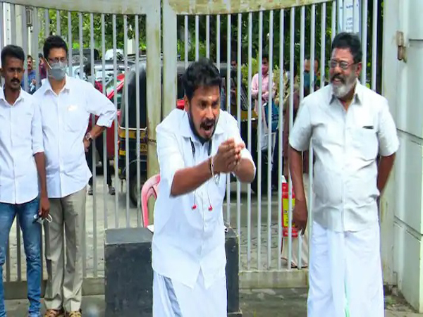 പാലക്കാട് നഗരസഭയിൽ സര്‍, മേഡം വിളികൾ ഒഴിവാക്കാത്തതിനെതിരെ പ്രതിഷേധവുമായി സംസ്കാര സാഹിതി