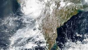 തെക്ക് കിഴക്കൻ ബംഗാൾ ഉൾക്കടലിലെ തീവ്ര ന്യൂനമർദം ഇന്ന് വൈകുന്നേരത്തോടെ കരയിൽ പ്രവേശിക്കാൻ സാധ്യത