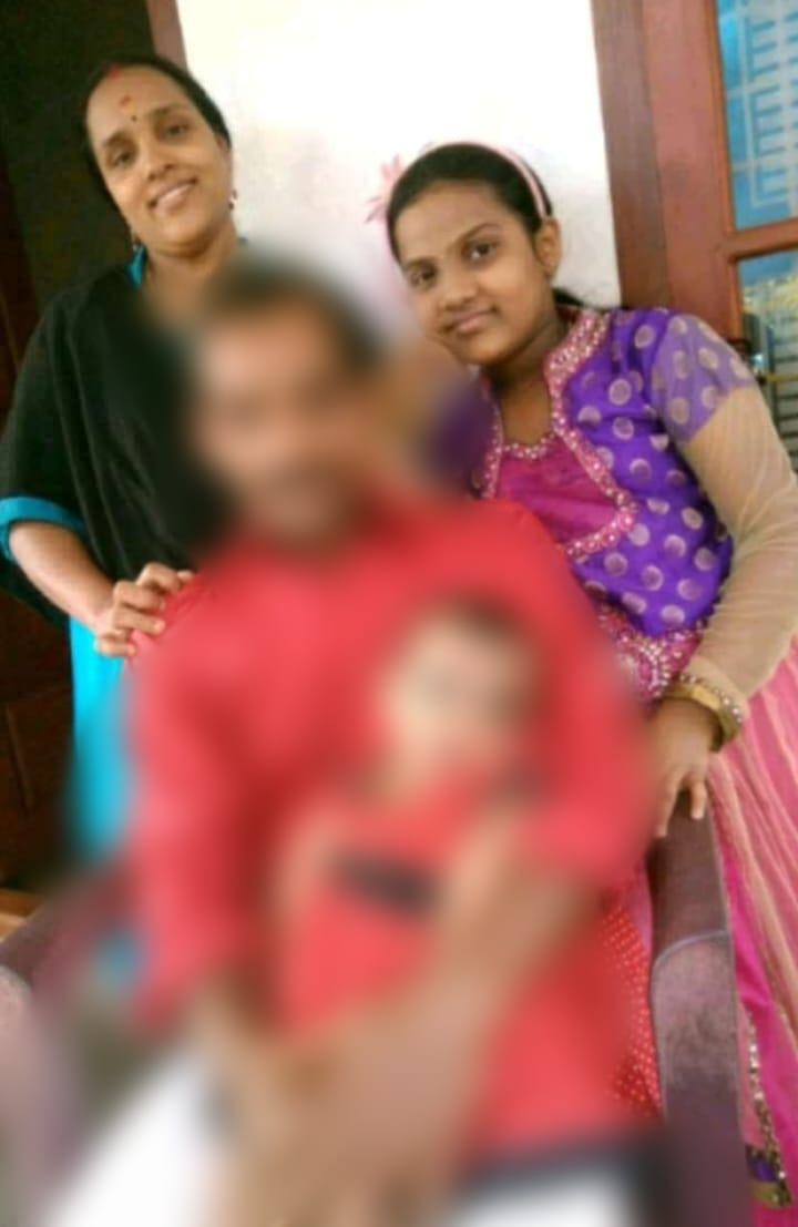 അമ്മയും രണ്ട് മക്കളും തീ കൊളുത്തി മരിച്ചു
