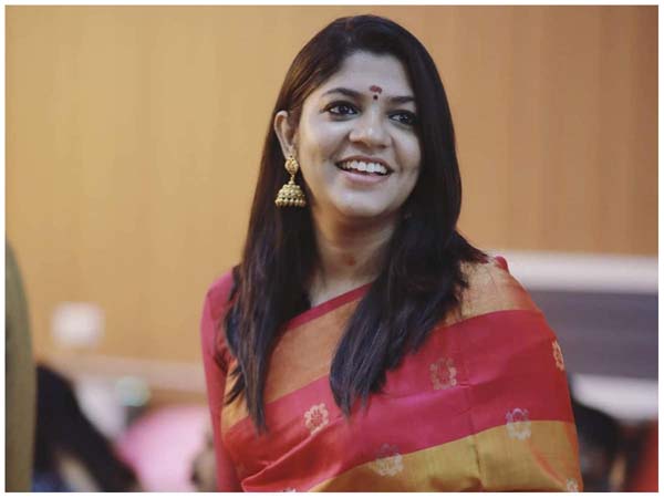 സോഷ്യല്‍ മീഡിയയില്‍ പ്രചരിക്കുന്ന ആരോപണങ്ങളോട് പ്രതികരിച്ച് നടി അപര്‍ണ ബാലമുരളി