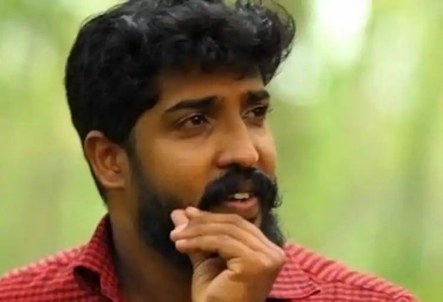 ശ്രീകാന്ത് വെട്ടിയാര് മുന്കൂര് ജാമ്യം തേടി ഹൈക്കോടതിയില്