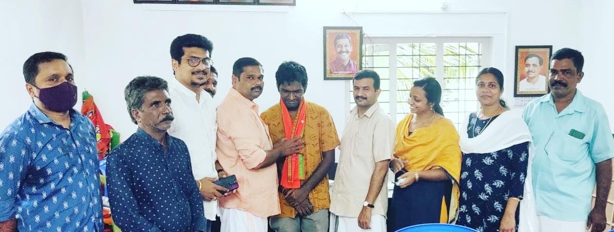യൂക്രയിൻ മോഡി സർക്കാറിന്റെ പ്രവർത്തനത്തിൽ ആകർഷിടനായി ബി.ജെ.പി.യിൽ ചേർന്നു