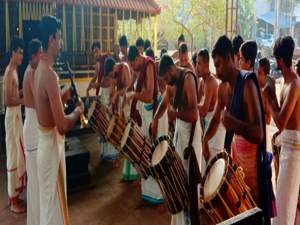 ശിവരാത്രി ആഘോഷം ക്ഷേത്രങ്ങളിൽ തിരക്ക്.