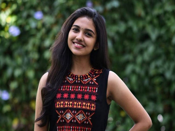 തമിഴ് സിനിമയിലേക്ക് ചുവടു വെക്കാനൊരുങ്ങുകയാണ് മമിത