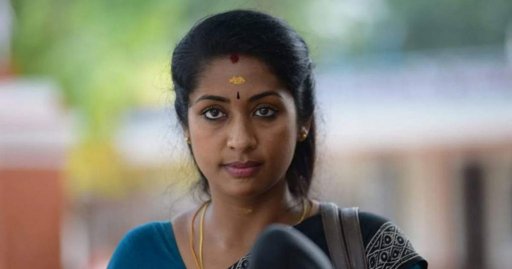 നവ്യ നായര്‍ പ്രധാനവേഷത്തിലെത്തുന്ന ചിത്രം ‘ഒരുത്തീ’ തിയേറ്ററുകളിലെത്തി..