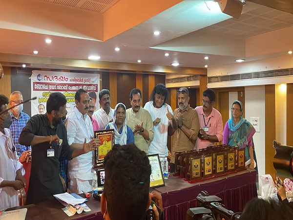 സദയം ചാരിറ്റബിള്‍ ട്രസ്റ്റ് ബോചെ അവാര്‍ഡ് റോസിന ടി.പി.ക്ക്