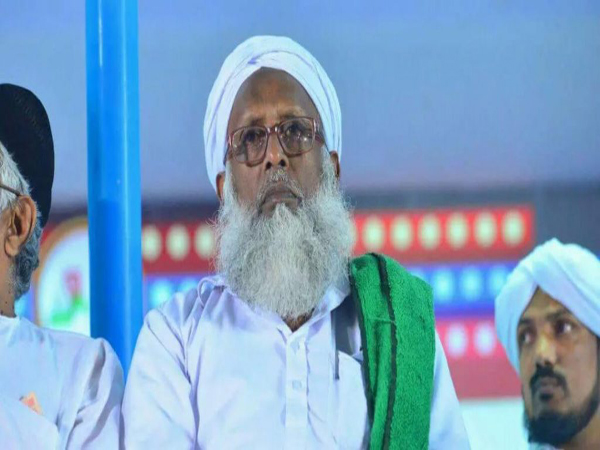 വേദിയില്‍ നിന്ന്പെൺകുട്ടിയെ  അപമാനിച്ച് ഇറക്കിവിട്ട സംഭവത്തില്‍ സമസ്ത നേതാവിനെതിരെ ബാലാവകാശ കമ്മീഷന്‍ കേസെടുത്തു