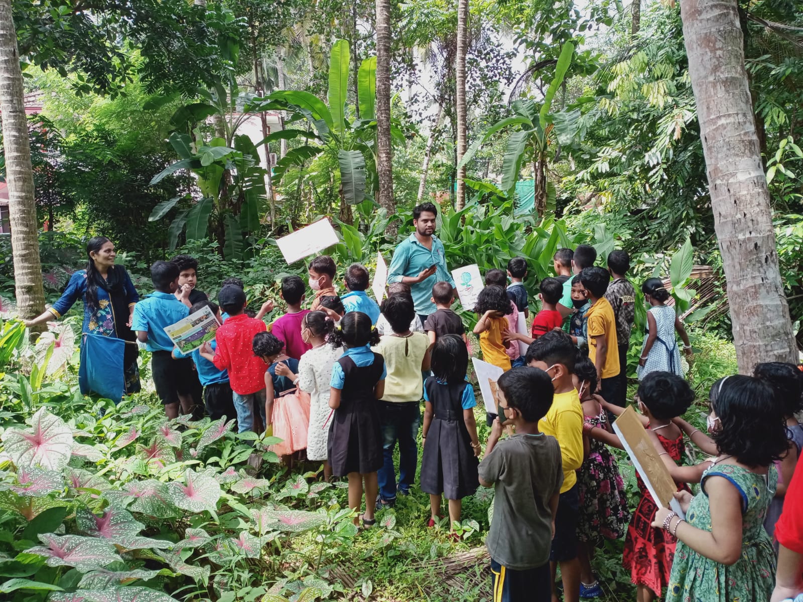പ്രകൃതിയെ അറിഞ്ഞ് കുട്ടിക്കൂട്ടത്തിന്റെ പ്രകൃതി നടത്തം