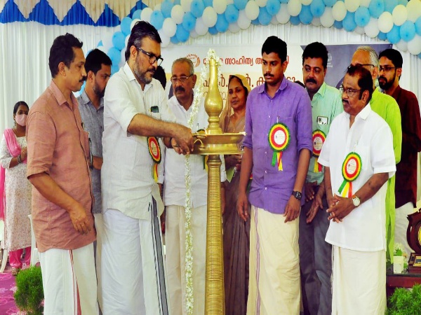 മലയാള കവിതയിൽ പുതുവഴി വെട്ടിയ കവിയാണ് എൻ. എൻ കക്കാട് – എം. ബി രാജേഷ്
