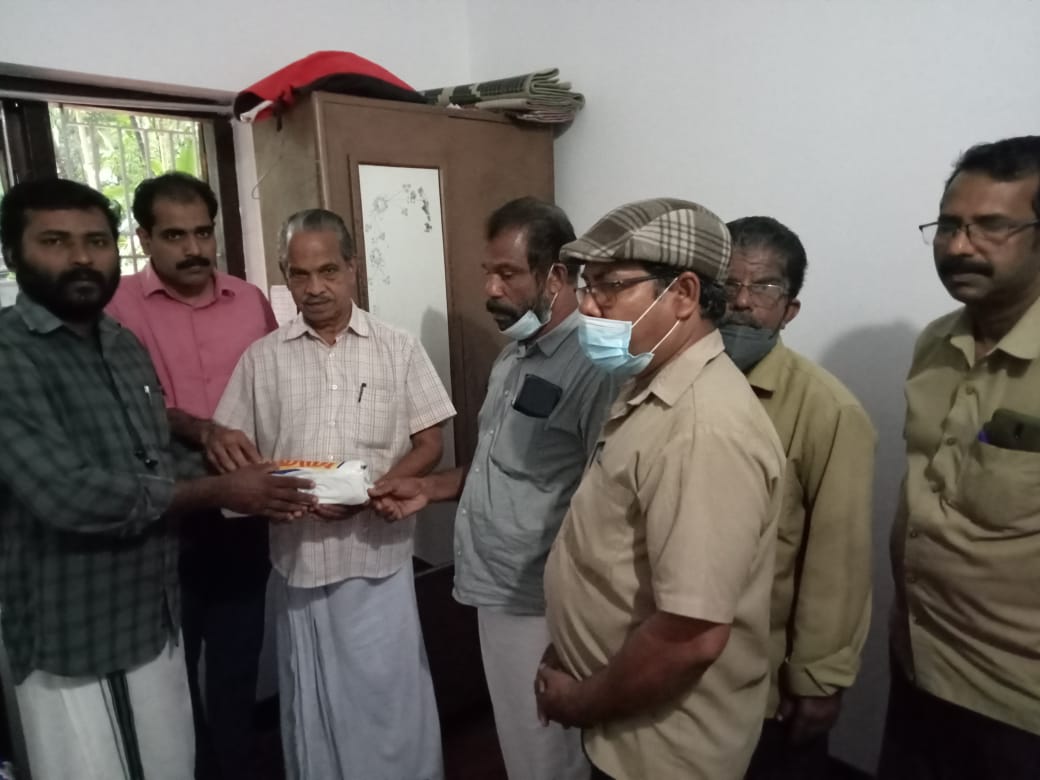 ചികിൽസ സഹായം കൈമാറി