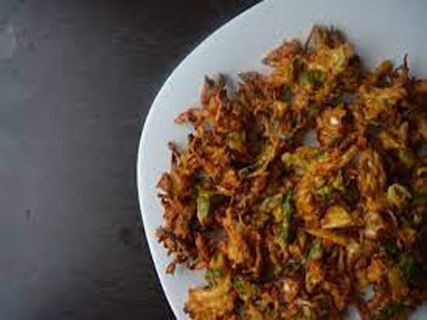 നല്ല മൊരിഞ്ഞ പക്കാവട തയ്യാറാക്കാം