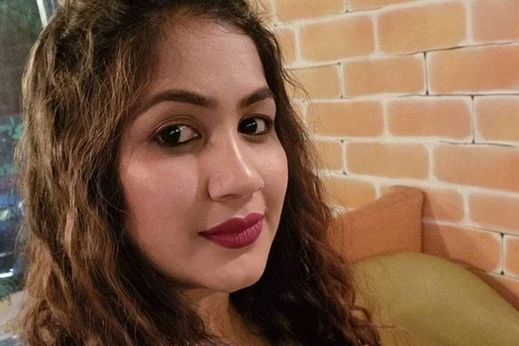 ഗായിക വൈശാലി ബല്‍സാരയെ  കാറില്‍ മരിച്ച നിലയില്‍ കണ്ടെത്തിയത് കൊലപാതകമെന്ന പോസ്റ്റ്‌മോര്‍ട്ടം റിപ്പോര്‍ട്ട് പുറത്ത്