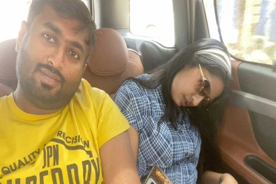 ”ചേച്ചീ, തപ്പി നോക്കിയിട്ട് സാധനം കിട്ടിയോ?”നവ്യ നായരുടെ രസകരമായ വീഡിയോ പങ്കുവെച്ച് സഹോദരന്‍