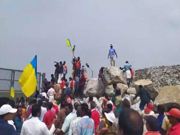 വിഴിഞ്ഞം സമരം പതിനാലാം ദിവസത്തിലേക്ക്; ഇന്ന് രണ്ടാം കടല്‍ സമരം