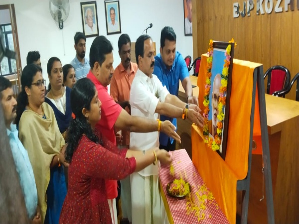 ശ്രീനാരായണഗുരു മനുഷ്യ സ്നേഹത്തിന്റെ മഹത്തായ സന്ദേശം ലോകത്തിന് പകർന്ന മഹാന്‍ : അഡ്വ.വി.കെ.സജീവന്‍