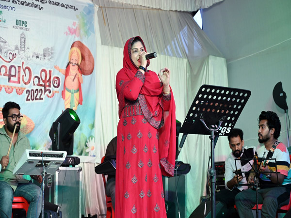 കോഴിക്കോടിന്റെ ഓണോത്സവം- കുറ്റിച്ചിറയിൽ ഇശൽ നിലാവ് പൊഴിച്ച് ഗായിക രഹ്‌നയും സംഘവും