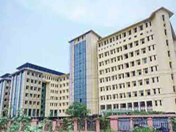 പാലക്കാട് ഗവൺമെന്റ് മെഡിക്കൽ കോളജ് കെട്ടിടനിർമ്മാണം;തറക്കല്ലിട്ട് ഒൻപത് വർഷമായിട്ടും പൂർത്തിയായില്ല