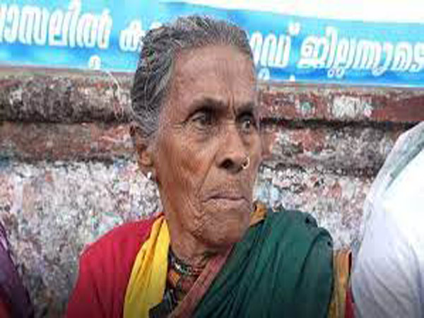 കാസർഗോഡ് മെഡിക്കൽ കോളജിന് മുന്നിൽ ദയാബായിയുടെ നേതൃത്വത്തിൽ സംഘടിപ്പിക്കുന്ന ഏകദിന ഉപവാസ സമരം ഇന്ന്