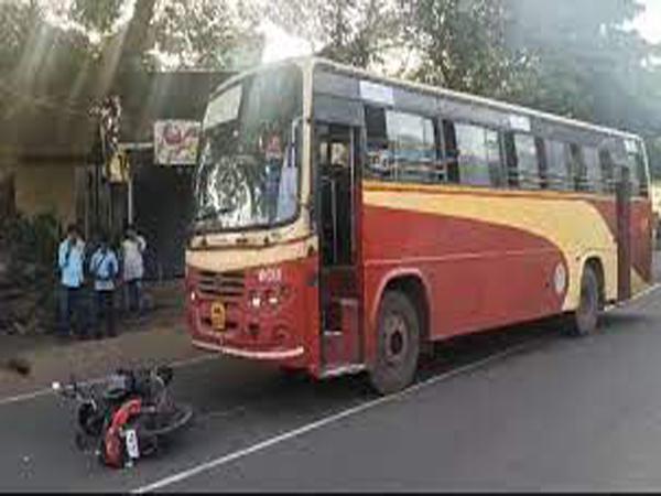 ചങ്ങരംകുളം ഹൈവേയിൽ കെ.എസ്.ആർ.ടി.സി ബസും ബൈക്കും കൂട്ടിയിടിച്ച് അപകടം