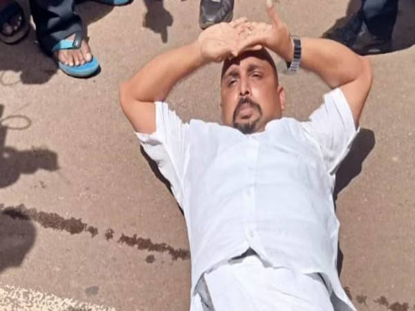 മാഞ്ഞൂരിൽ റോഡിൽ കിടന്ന് പ്രതിഷേധിച്ച പ്രവാസി സംരംഭകനെതിരെ കേസ്