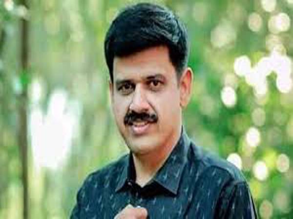 തൃക്കരിപ്പൂരില്‍ യുഡിഎഫ് സ്ഥാനാര്‍ത്ഥി സന്ദീപ് വാര്യര്‍