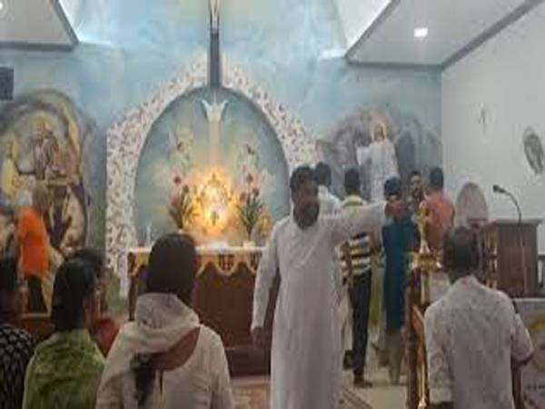 തലയോലപ്പറമ്പ് വരിക്കാംകുന്ന് പള്ളിയിലെ സംഘർഷത്തിൽ 11പേർ‌ക്കെതിരെ കേസ്