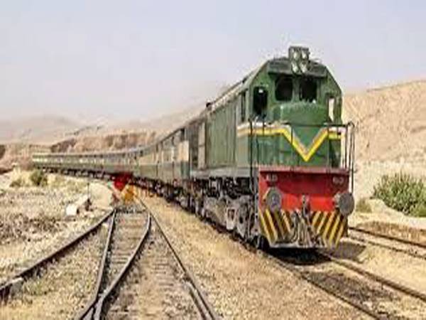 പാകിസ്ഥാനിൽ ട്രെയിൻ തട്ടിയെടുത്ത സംഭവത്തിൽ 04 പേരെ മോചിപ്പിച്ചു