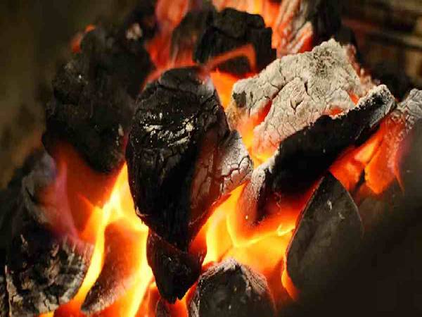 കഴക്കൂട്ടത്ത് പുലര്‍ച്ച വീട് കത്തിയതിന് പിന്നില്‍ ആസൂത്രണമെന്ന് പരാതി