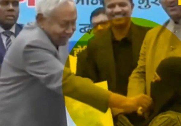 സര്‍ട്ടിഫിക്കറ്റ് വിതരണത്തിനിടെ വനിതാ ഡോക്ടറുടെ ഹിജാബ് മാറ്റാന്‍ ശ്രമിച്ച ബിഹാര്‍ മുഖ്യമന്ത്രിയ്ക്കെതിരെ പ്രതിപക്ഷം
