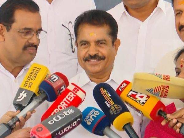 ശബരിമല സ്വര്‍ണക്കൊള്ള;ഒന്നും മറച്ചുവയ്ക്കാനില്ല;ഏതവസരത്തിലും അന്വേഷണ സംഘത്തിന് മുന്നില്‍ എത്താന്‍ തയ്യാറെന്ന്‌ അടൂര്‍ പ്രകാശ്