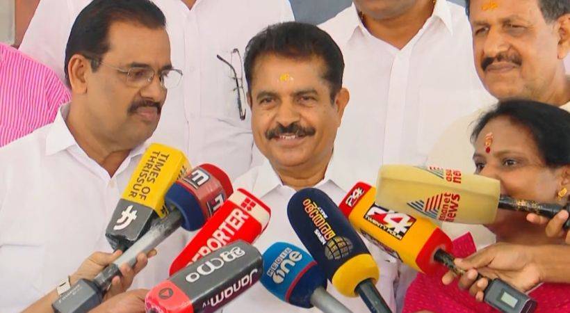 ശബരിമല സ്വര്‍ണക്കൊള്ള;ഒന്നും മറച്ചുവയ്ക്കാനില്ല;ഏതവസരത്തിലും അന്വേഷണ സംഘത്തിന് മുന്നില്‍ എത്താന്‍ തയ്യാറെന്ന്‌ അടൂര്‍ പ്രകാശ്